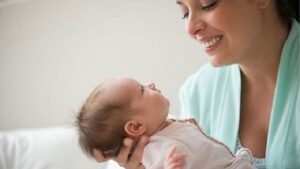 Giấc mơ bế trẻ sơ sinh báo hiệu một giai đoạn mới trong cuộc sống