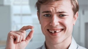 Mơ thấy rụng răng chảy máu có thể là dấu hiệu của sự mất mát